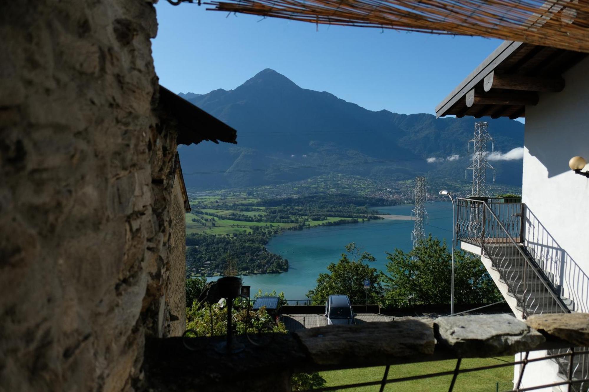 Appartamenti Montemezzo Le Case In Pietra Vista Lago Gera Lario Exterior foto